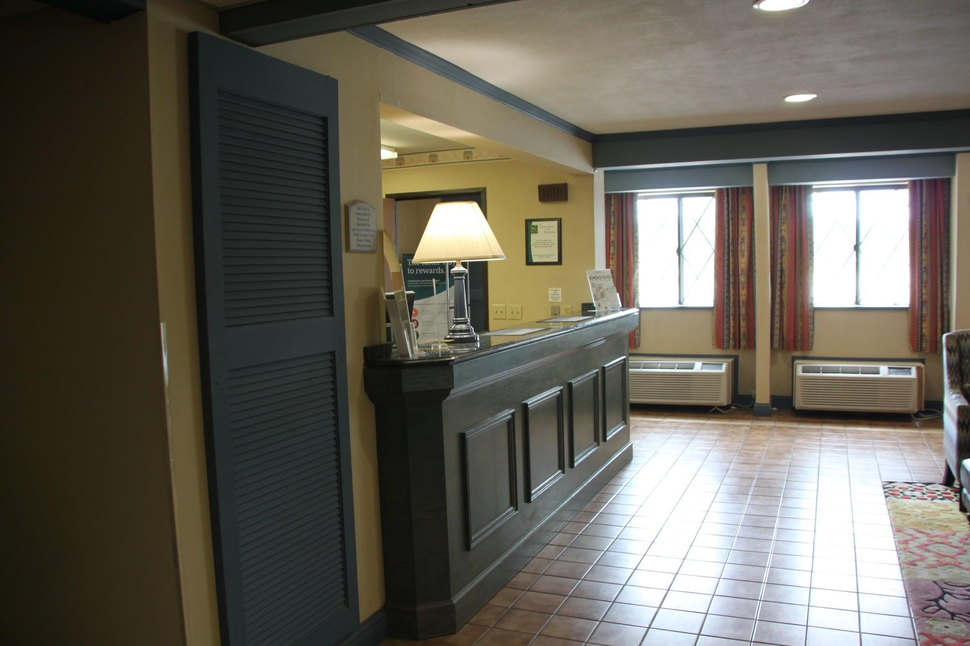 Vista Lobby Quality Inn Cortland - University Area