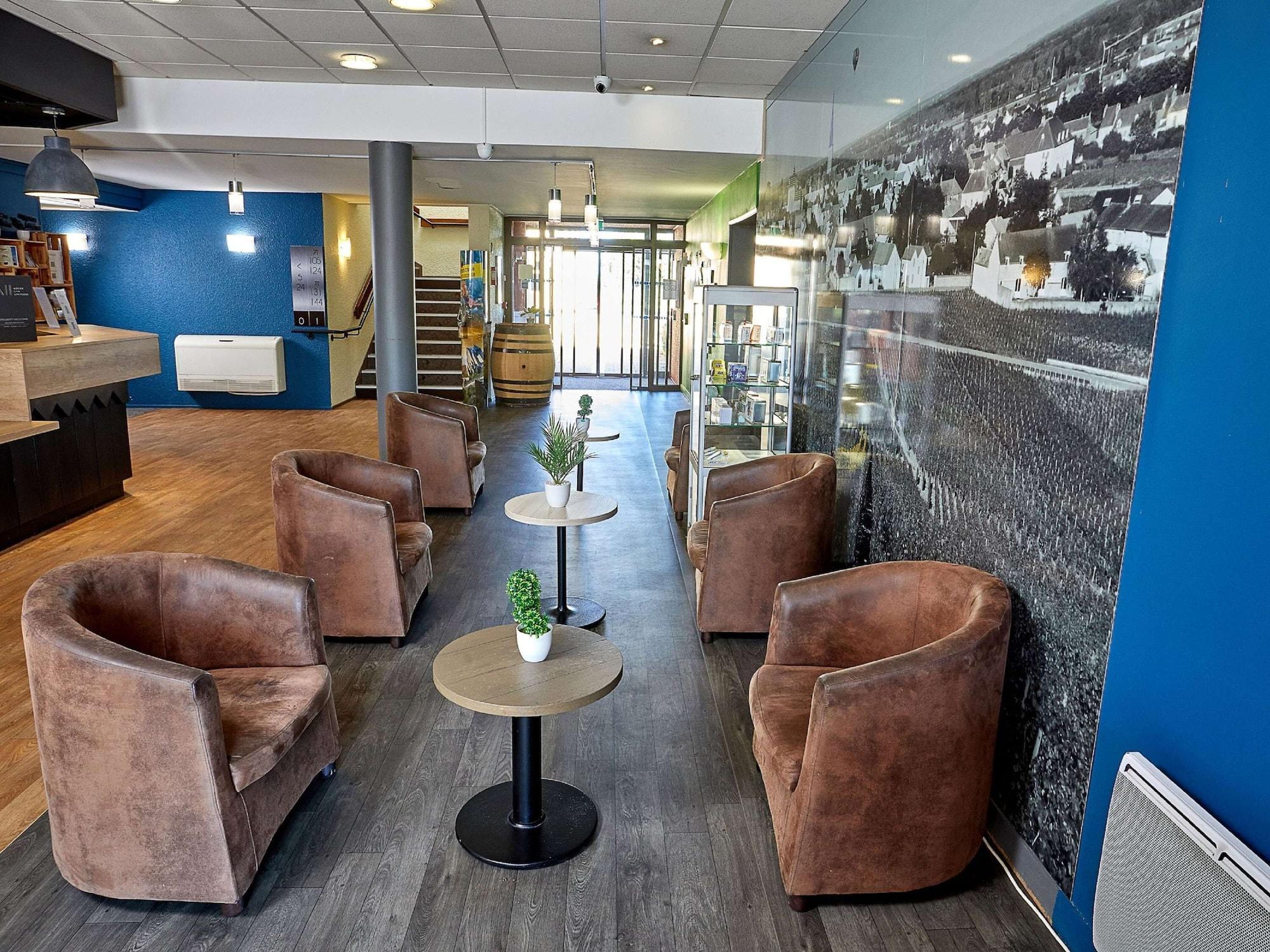 Bar/Salón ibis Auxerre Sud