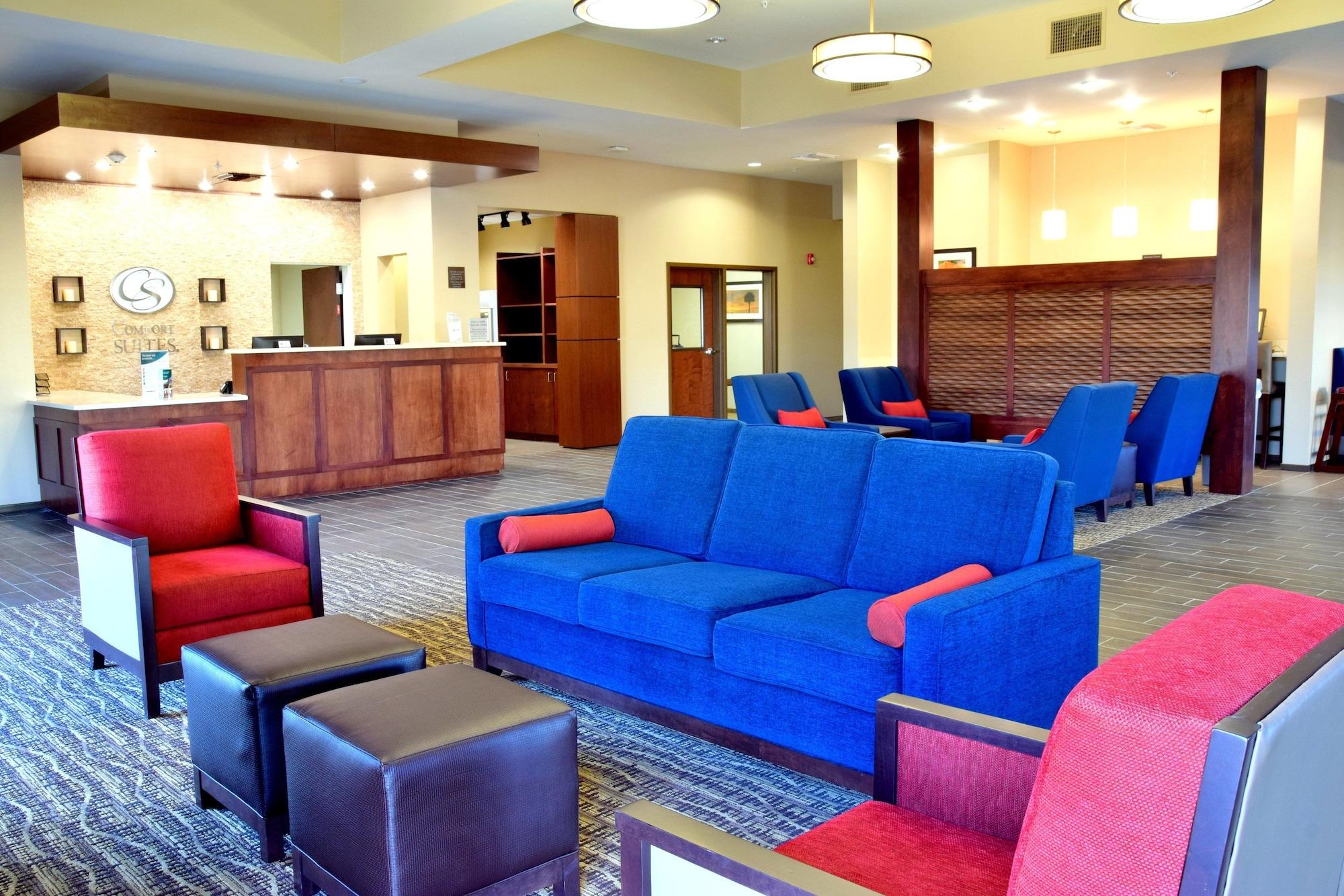 Vista Lobby Comfort Suites Dunnellon near Rainbow Springs
