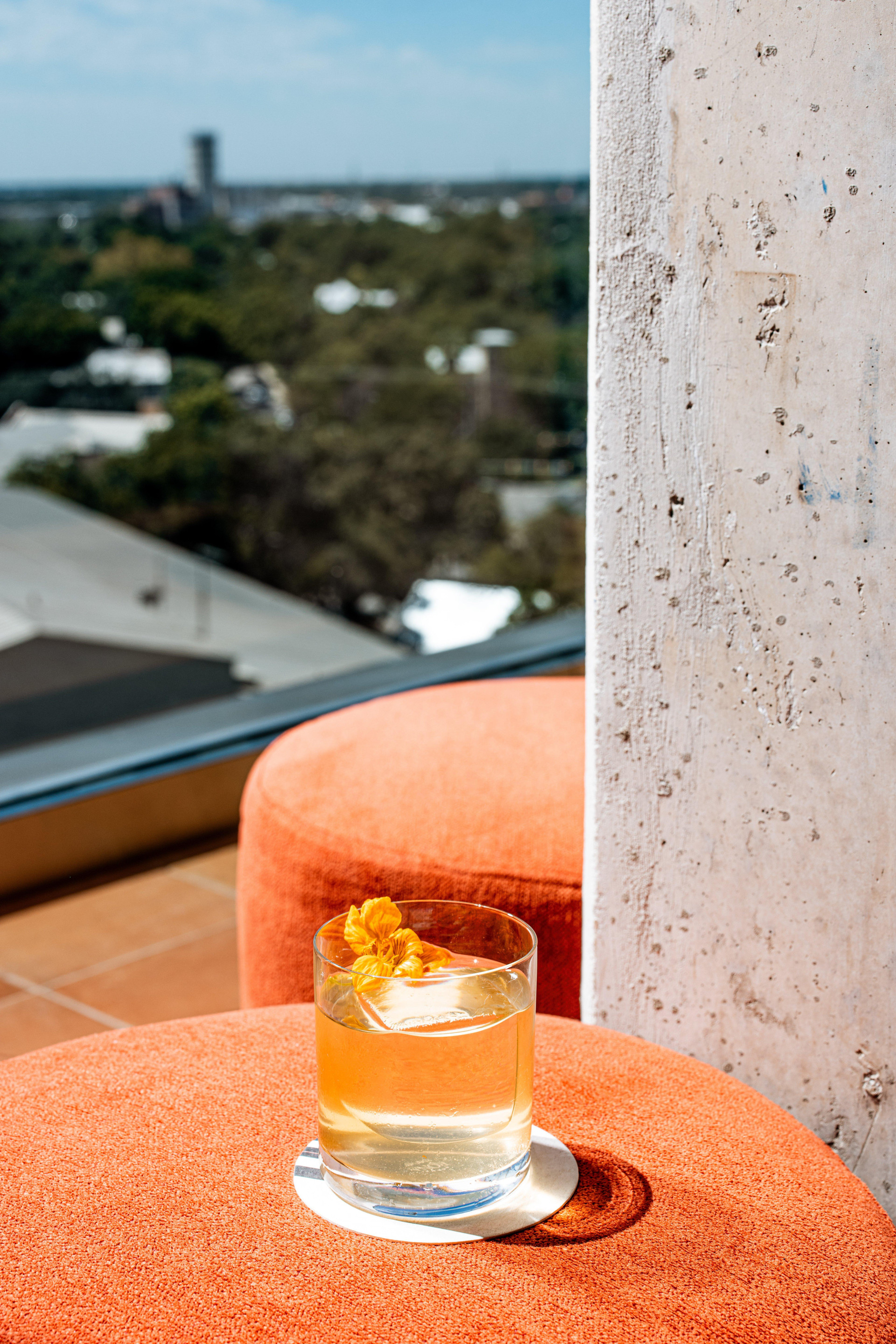 Bar/Salón Kimpton Santo