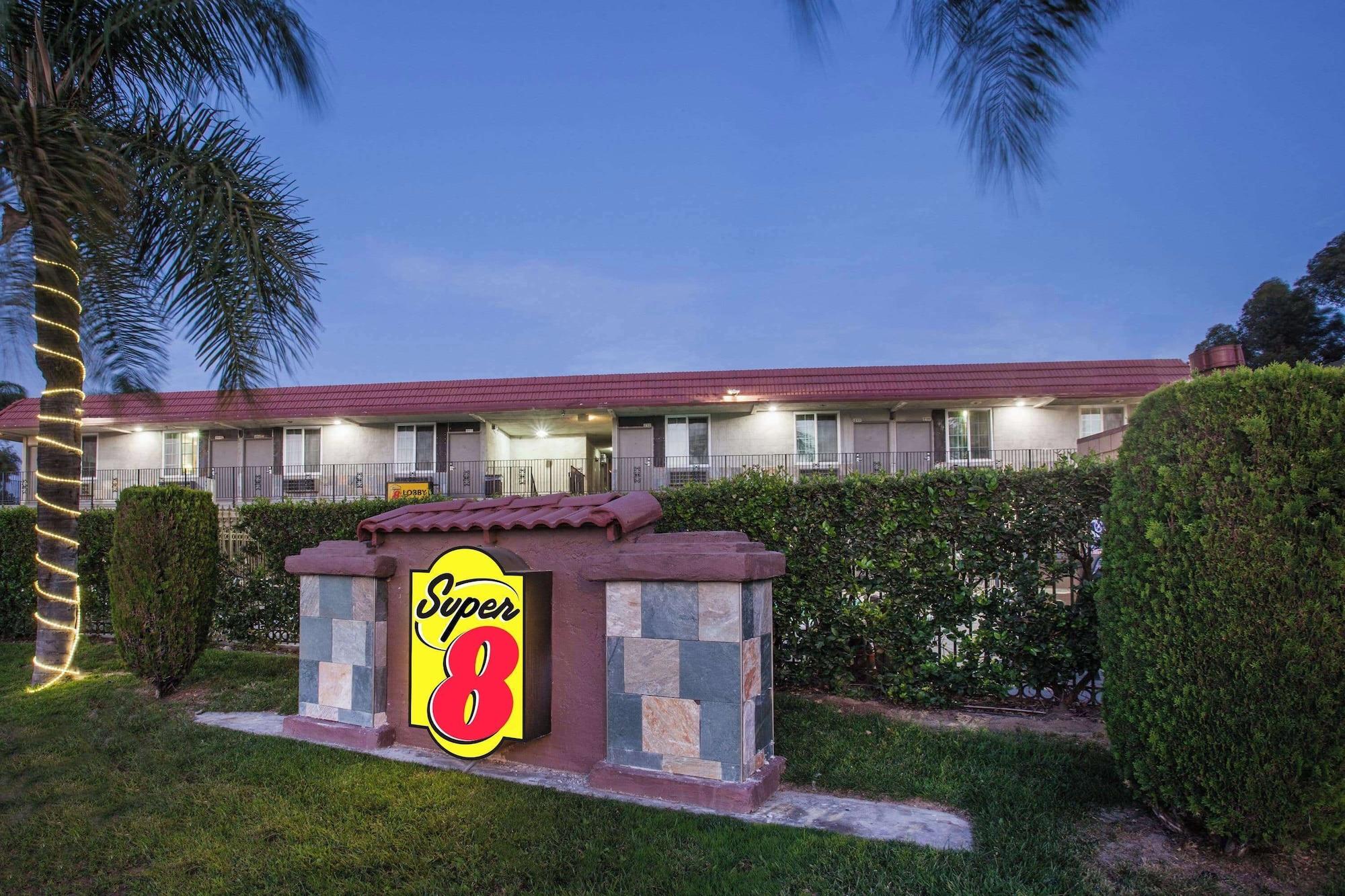 Varios Super 8 by Wyndham Redlands/San Bernardino