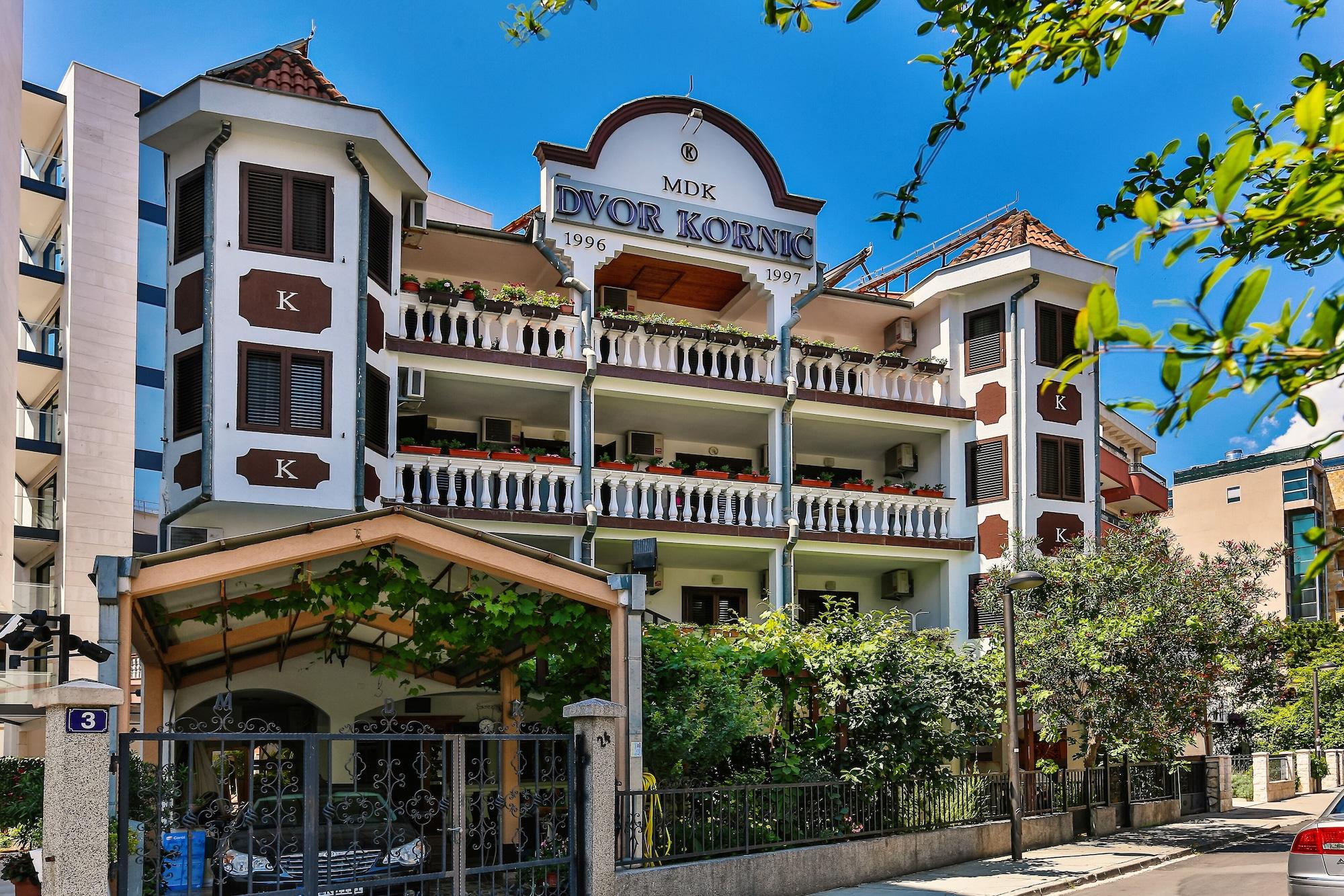 Varios Villa Dvor Kornic