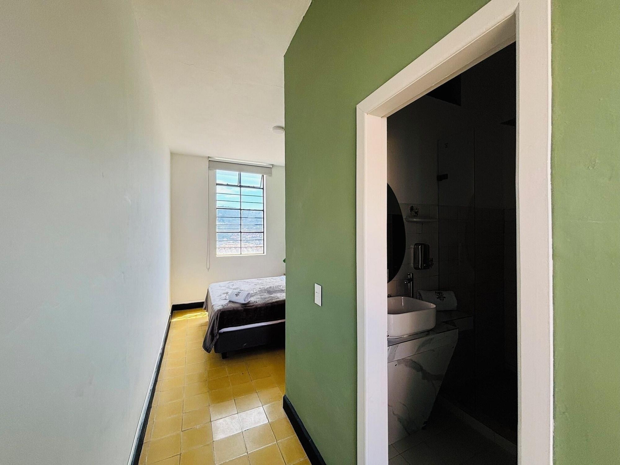 Equipamiento de Habitación Hostal Capullo de seda