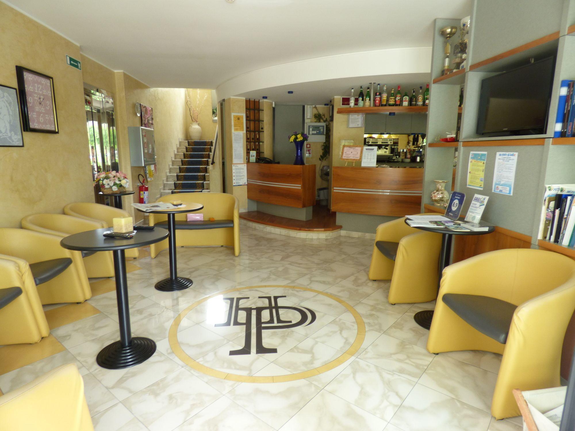 Vista Lobby Hotel Poker