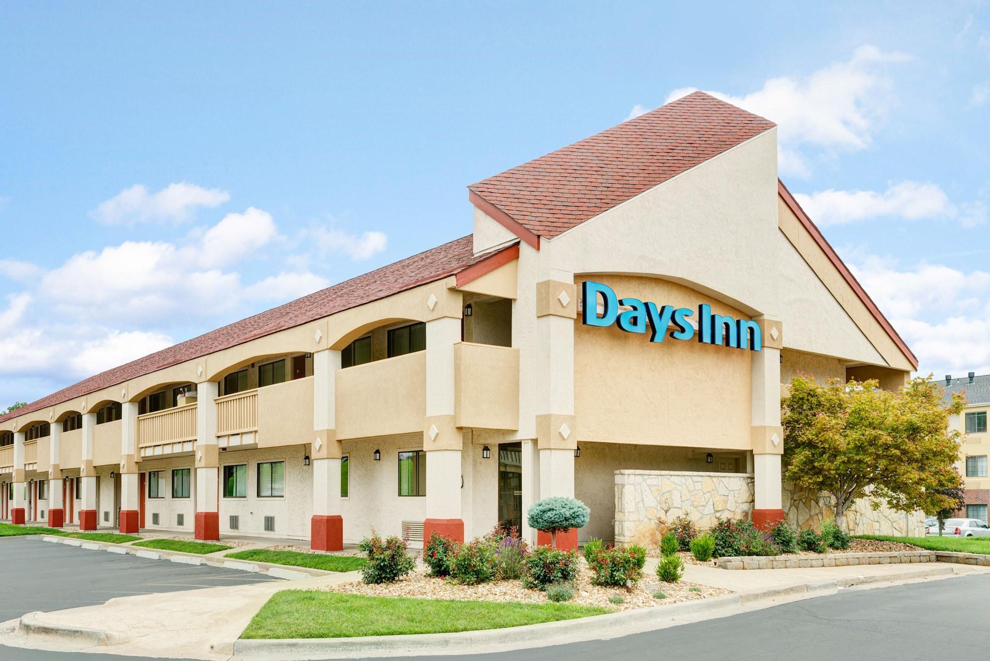 Varios Days Inn by Wyndham Overland Park/Metcalf/Convention Center