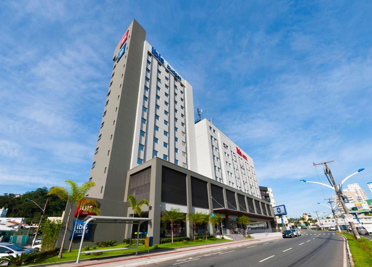 Vista Lobby ibis budget Navegantes Itajai