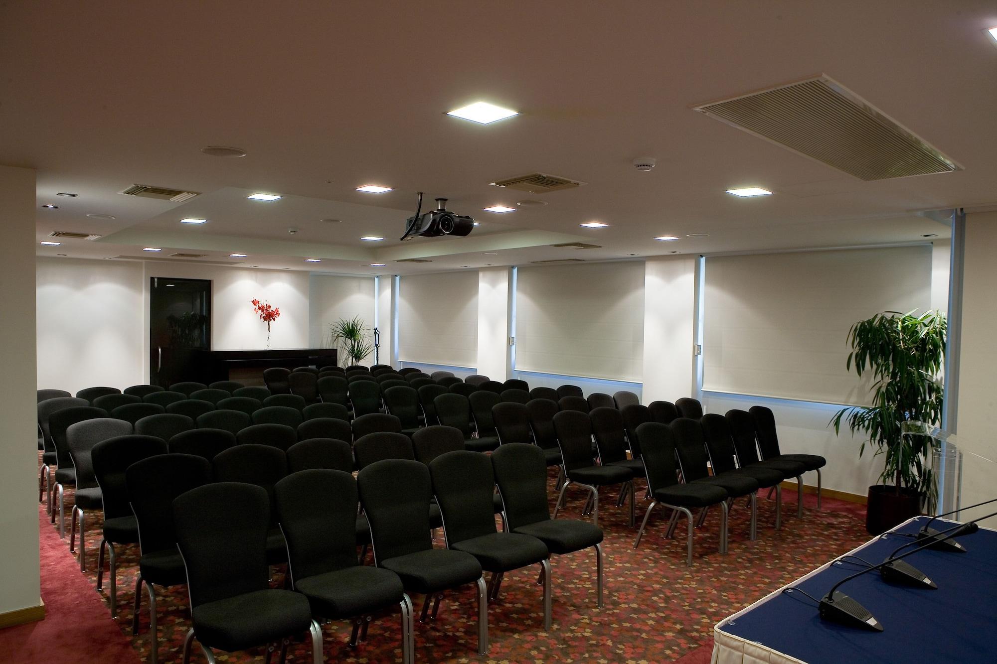 Sala de Reuniones Daios Luxury Living