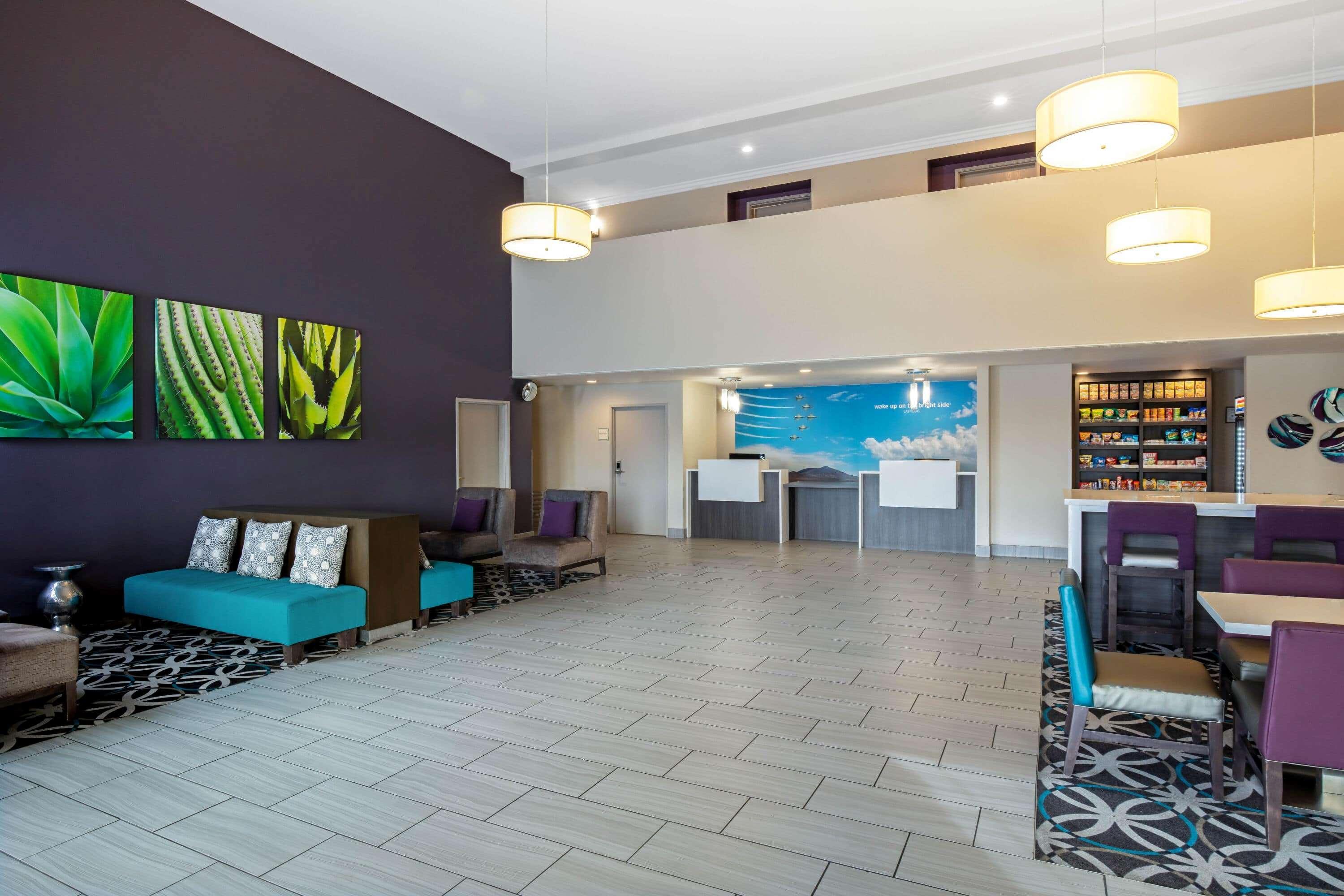 Vista Lobby La Quinta Inn & Suites by Wyndham Las Vegas Nellis