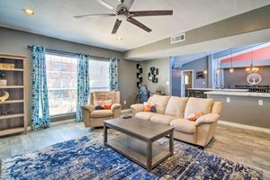 Alquiler Vacacional - Modern El Paso Home w/ Backyard & Fire Pit!