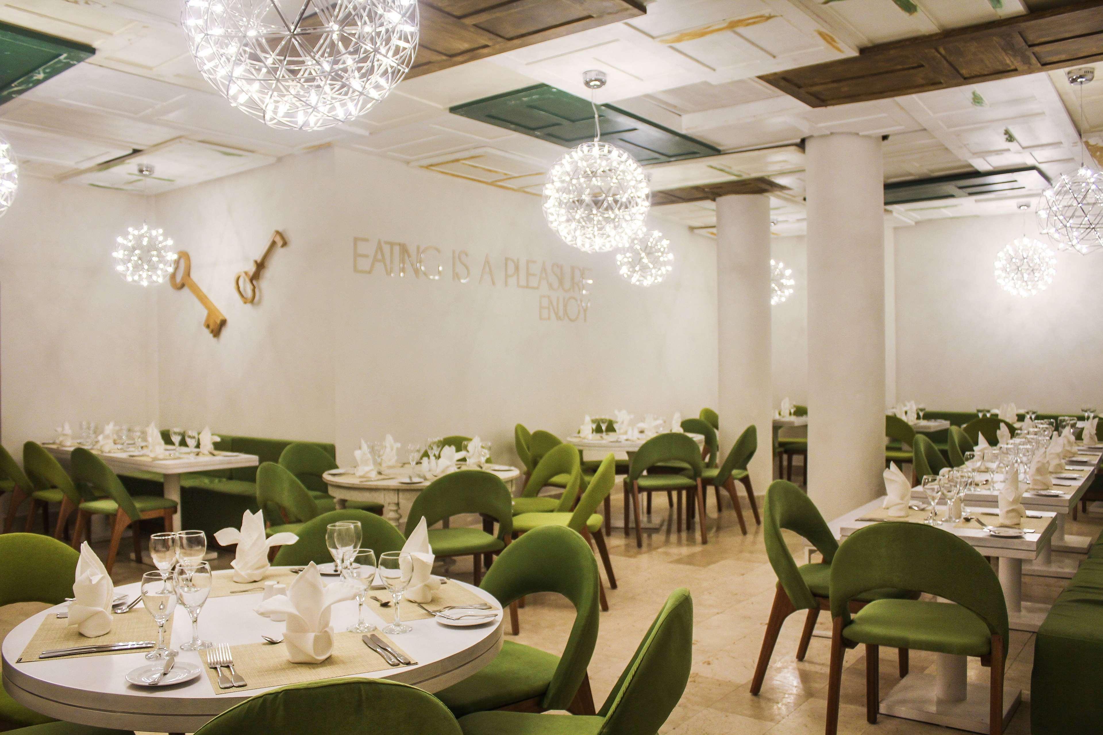 Restaurant Viva Tangerine by Wyndham, A Trademark All Inclusive