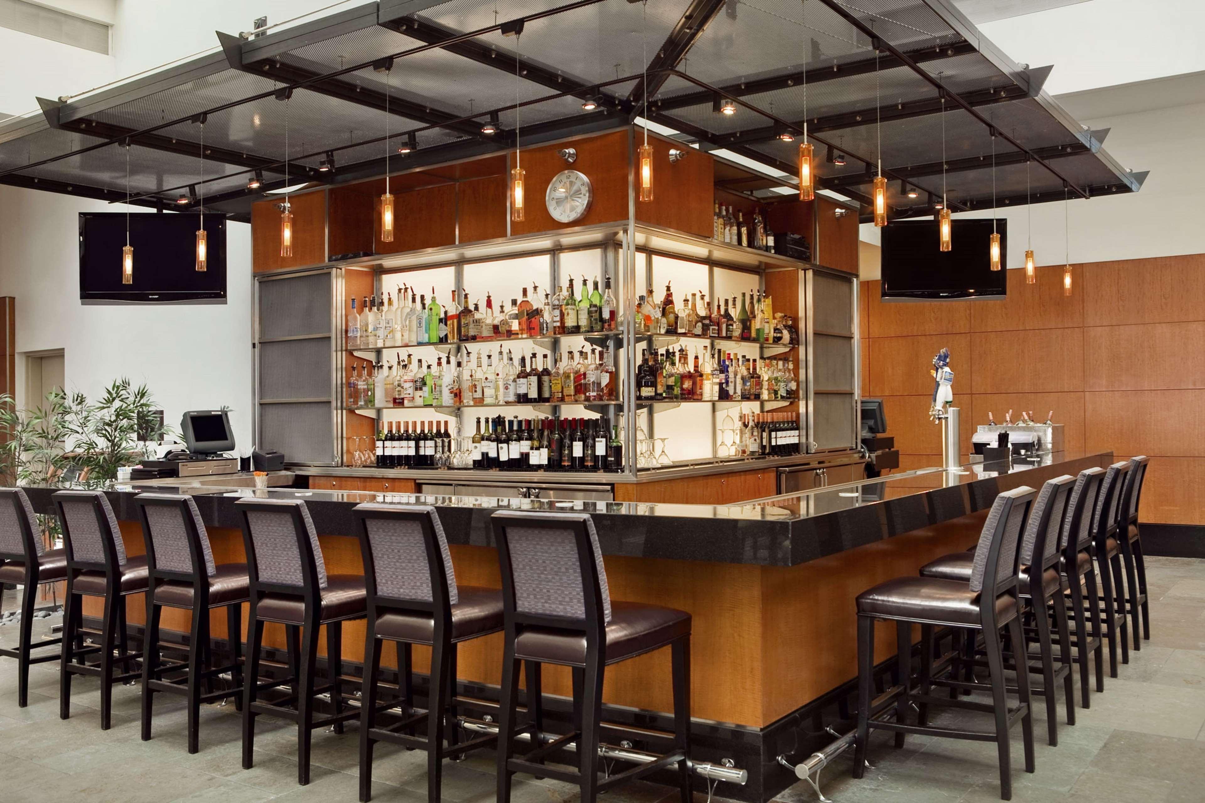 Bar/Salón Embassy Suites by Hilton Chicago Downtown Magnificent Mile