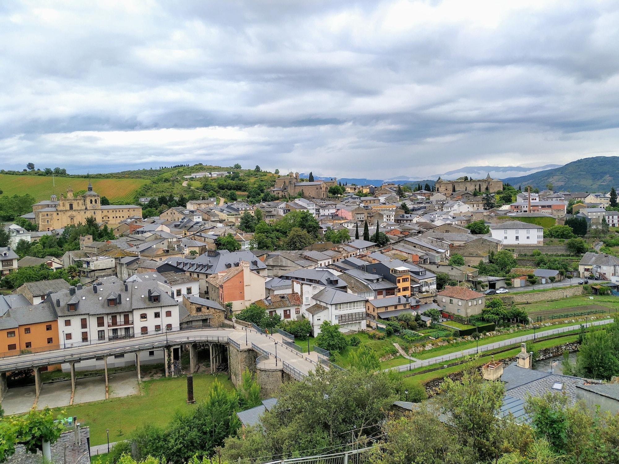 Vista Exterior Hostal Restaurante La Charola