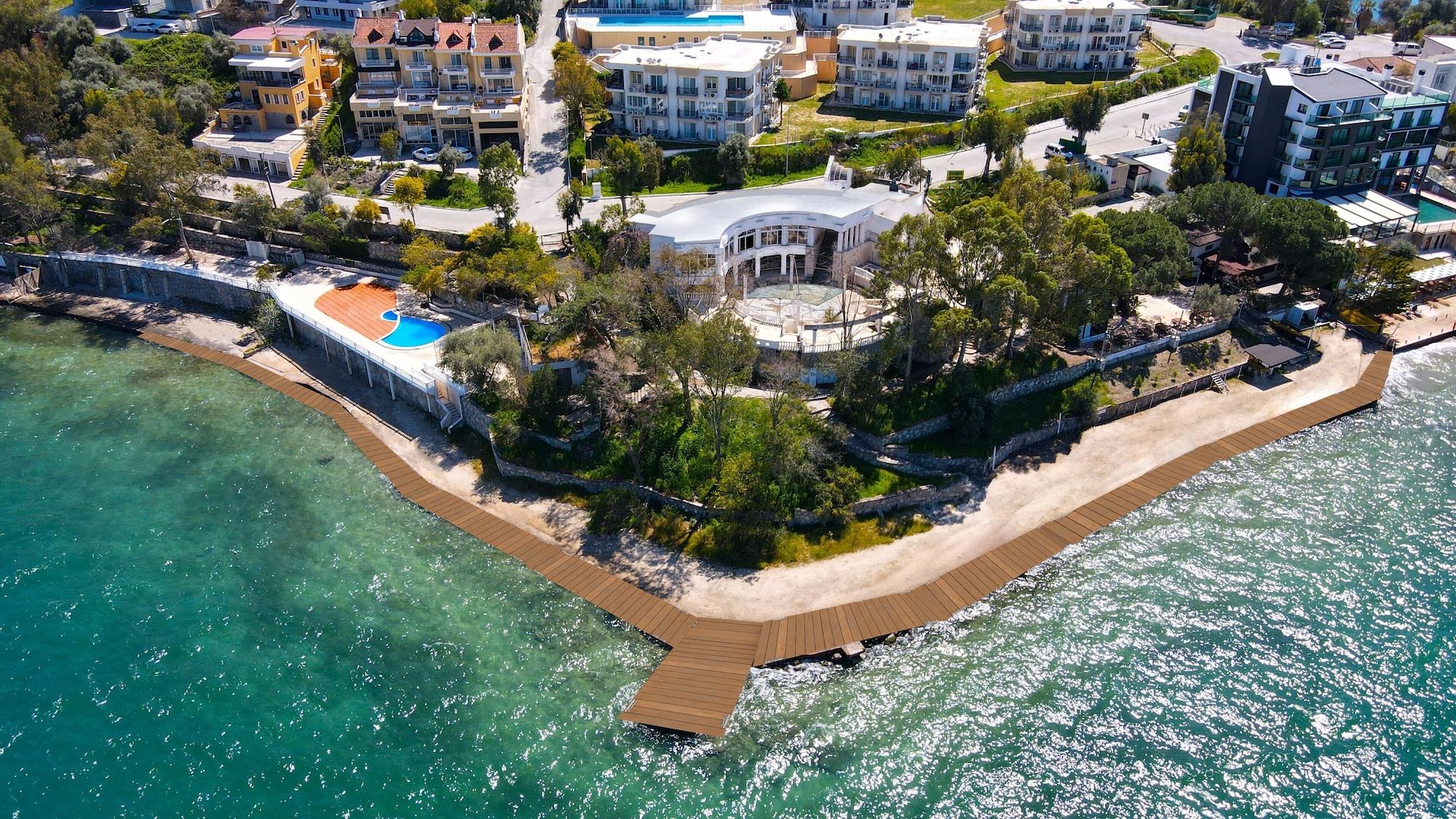 Playa Roseira Beach Resort