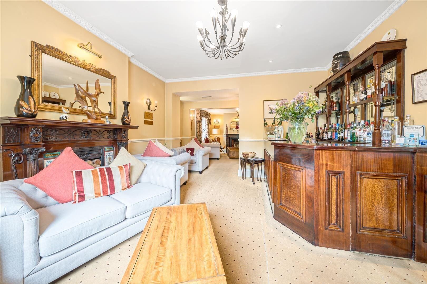 Bar/Salón La Fleur de Lys