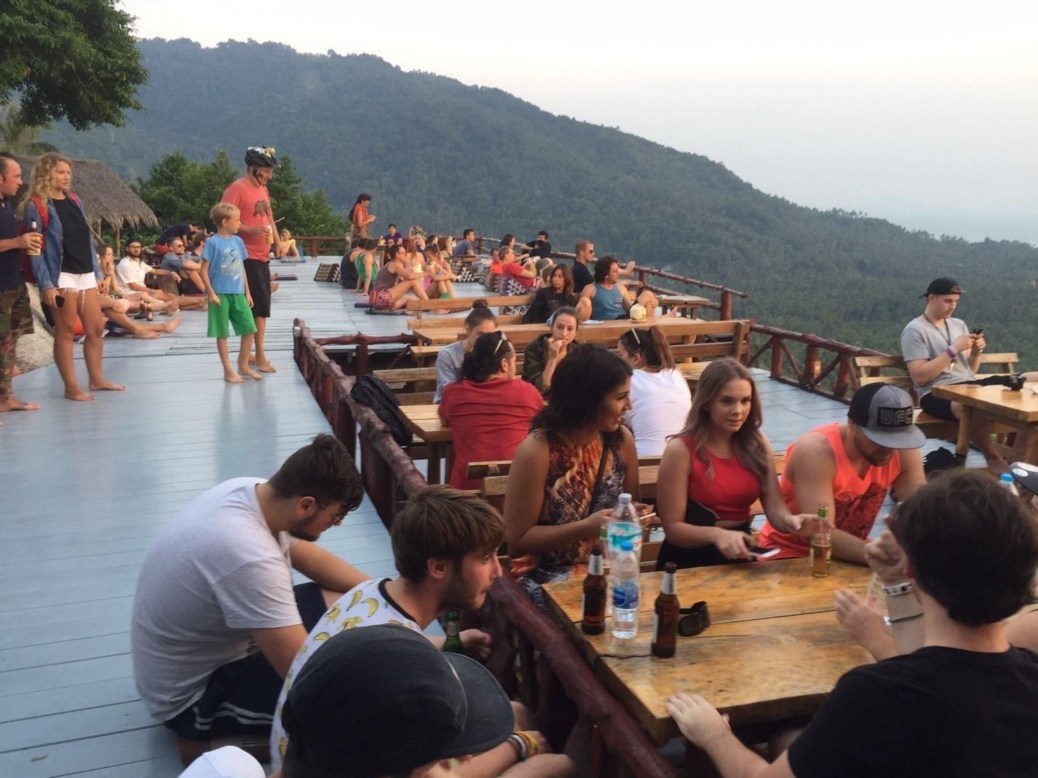 Varios Treechart Hostel