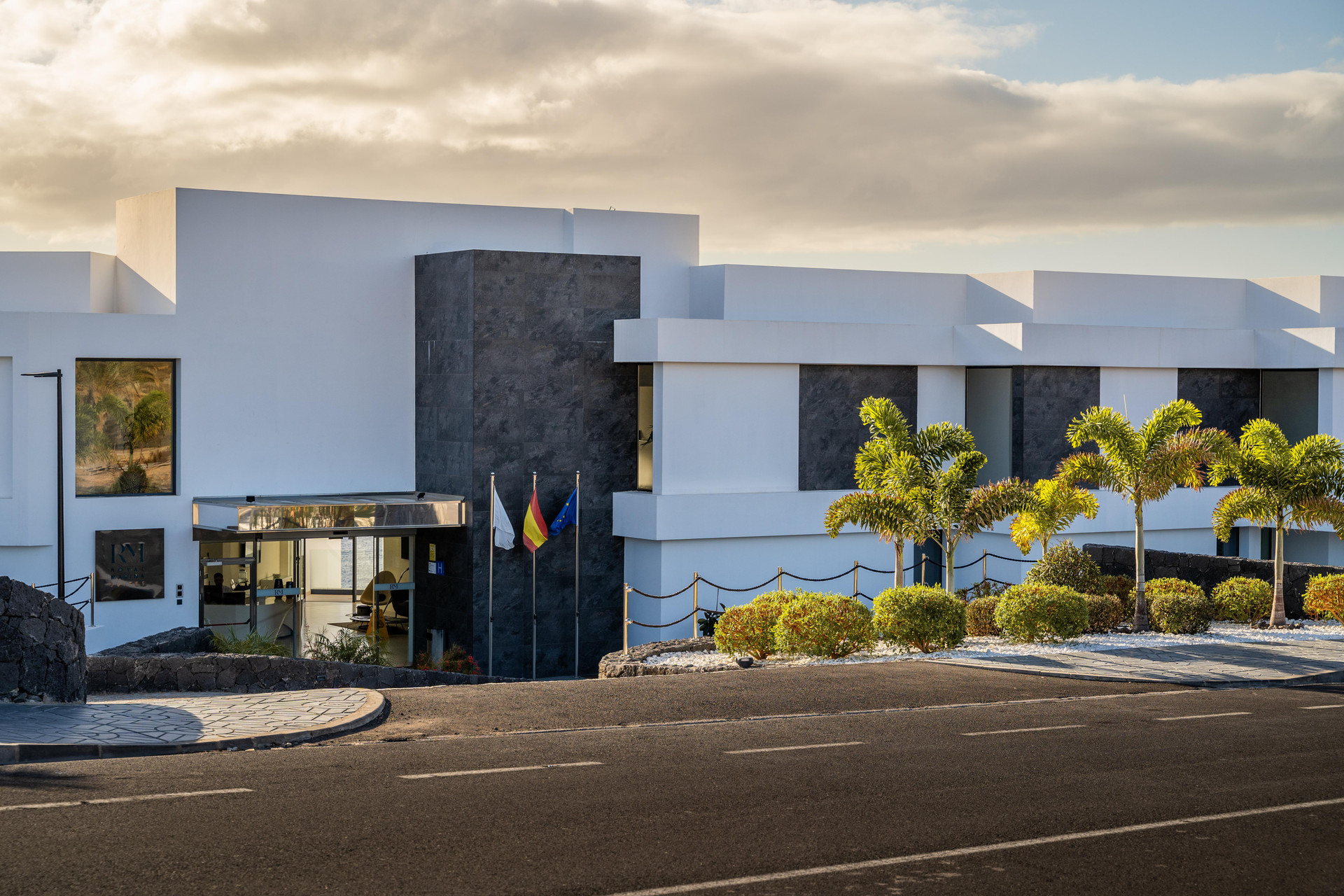 Vista Exterior Royal Marina Suites Boutique Hotel
