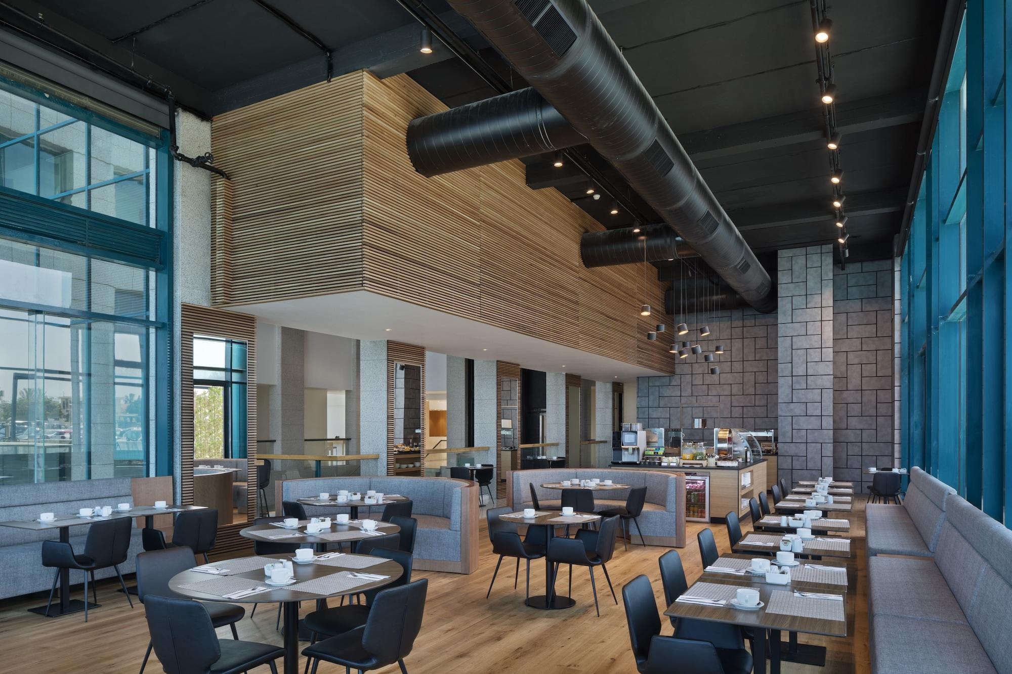 Restaurant Herbert Samuel Okeanos Suites Herzilya