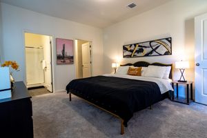 Alquiler Vacacional - Lavishly Decorated 3-Bedroom Home Near Samsung Taylor with King-Sized Bed