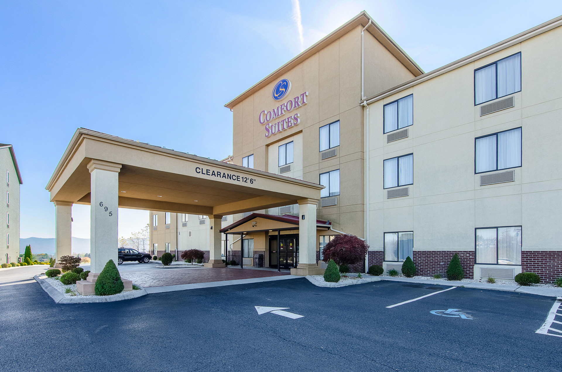 Vista Exterior Comfort Suites Wytheville