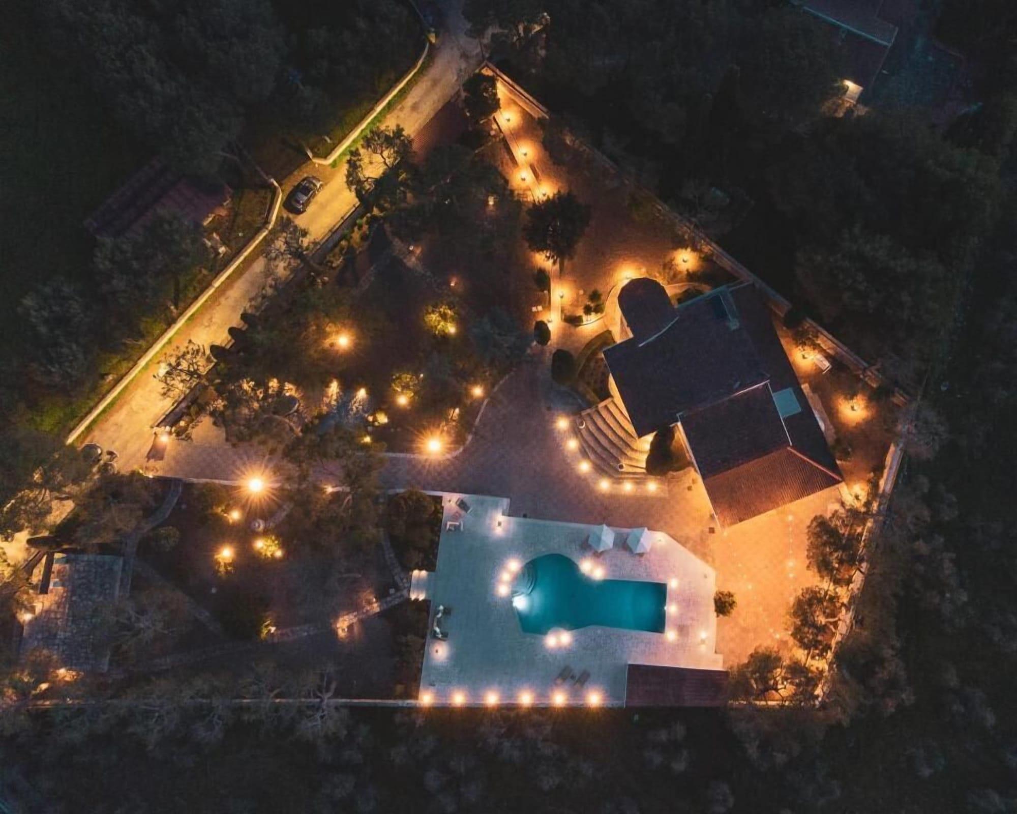 Vista Piscina Otto Apulia House