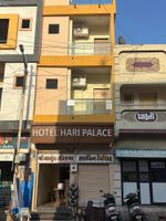 Alojamiento - Hotel Hari Palace