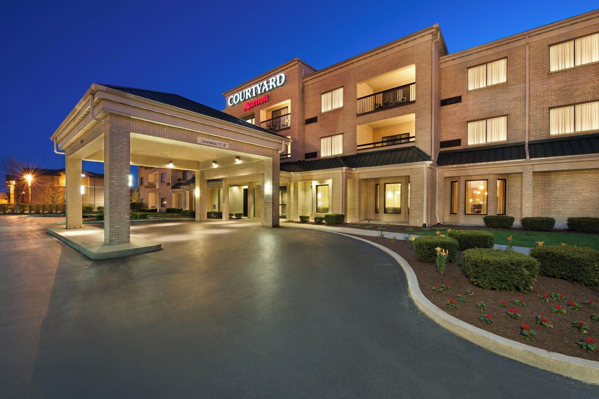 Vista Exterior Courtyard by Marriott Mishawaka-University Area