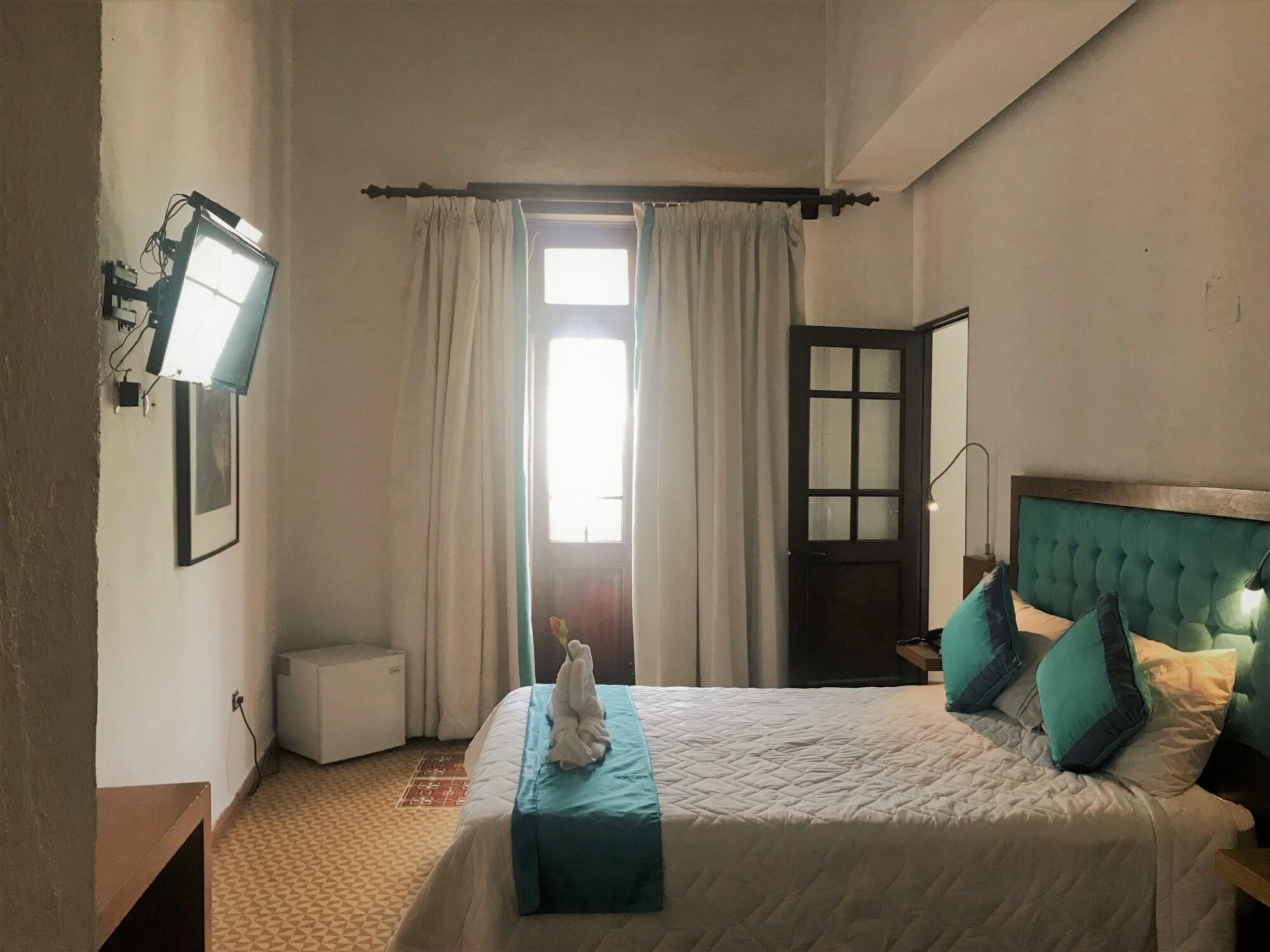 Varios Hotel Saint Nicolas