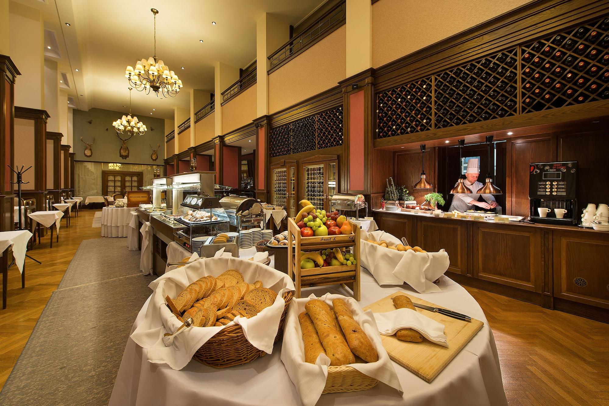 Restaurant Apollo Hotel Bratislava