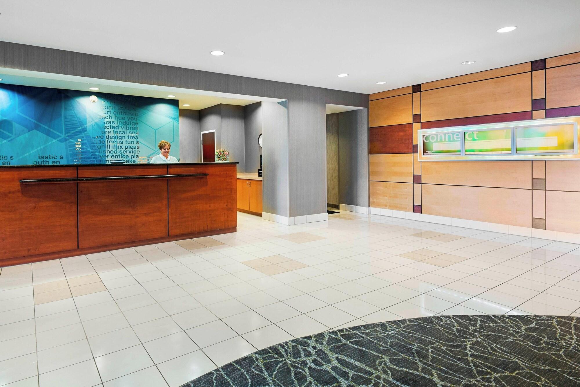 Vista Lobby SpringHill Suites by Marriott Wheeling Tridelphia Area