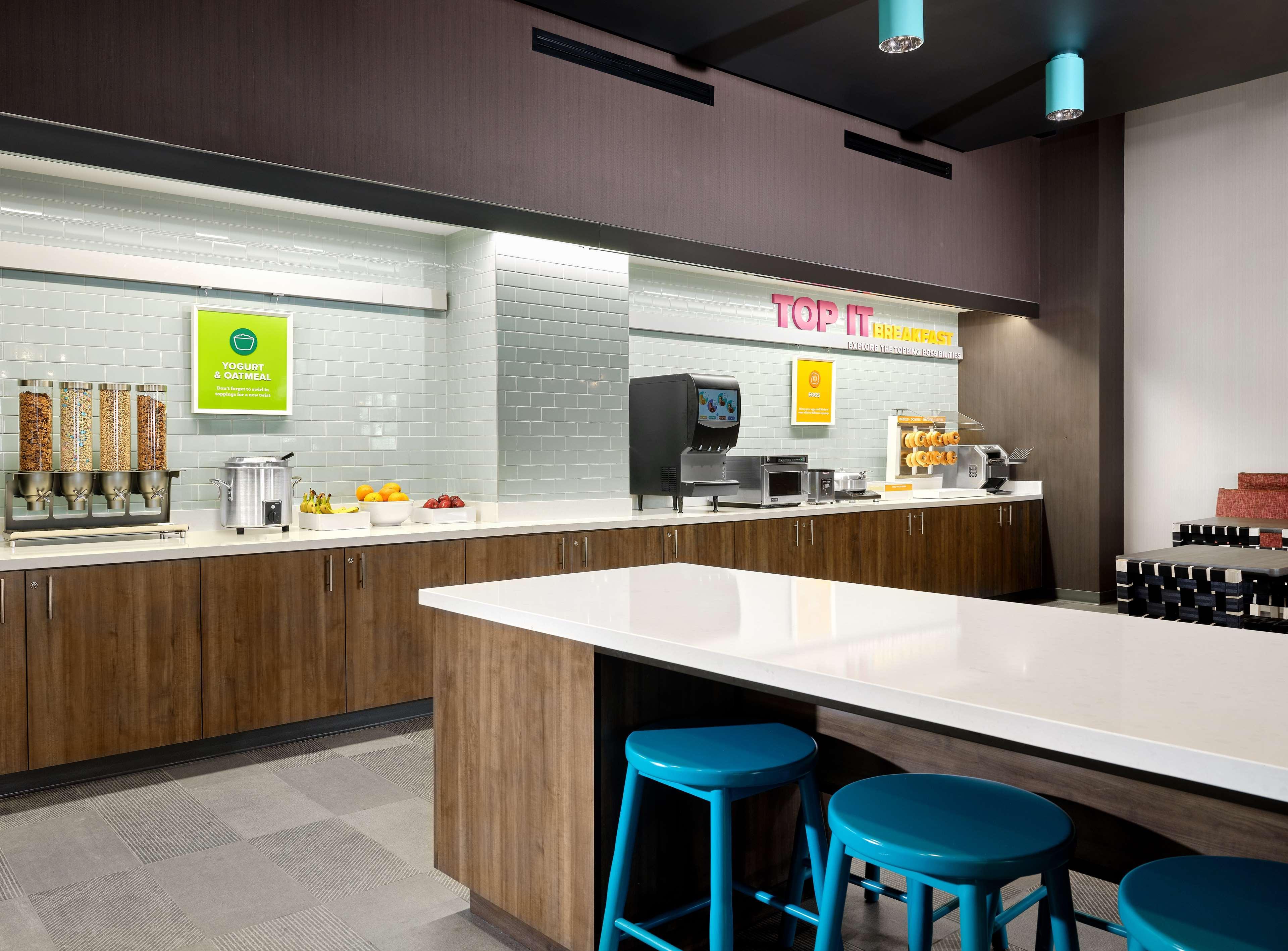 Restaurant Tru By Hilton Indianapolis Downtown, IN