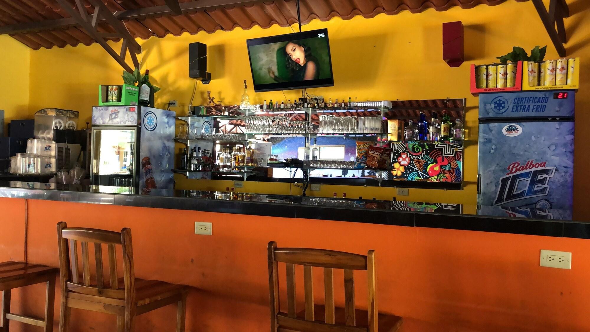 Bar/Salón Roxy Fishing Club Y Hotel
