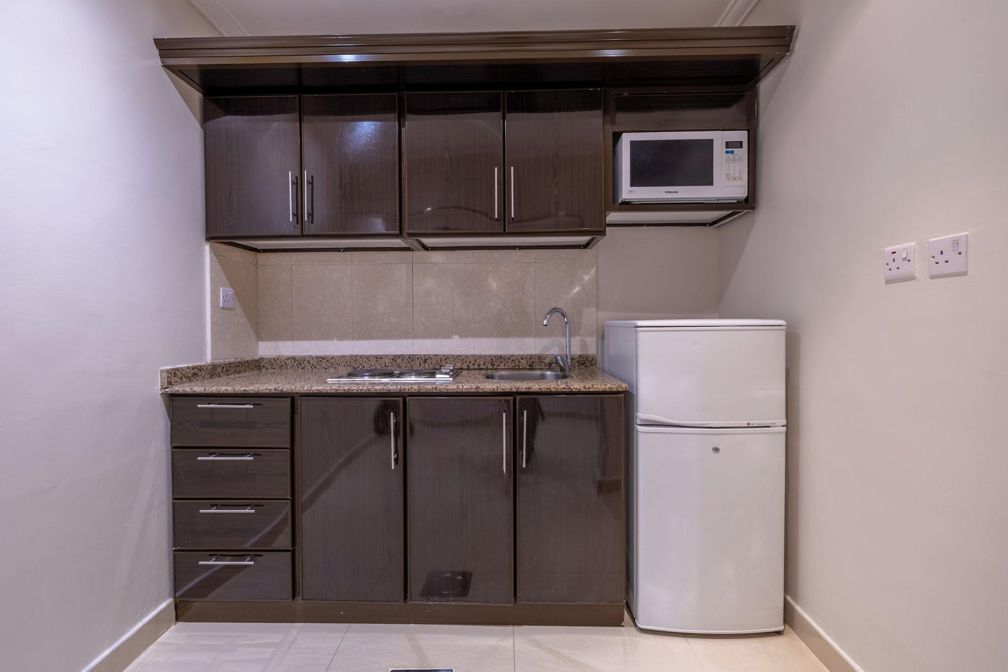 Equipamiento de Habitación Al Muhaidb Residence Al Takhasossi 3