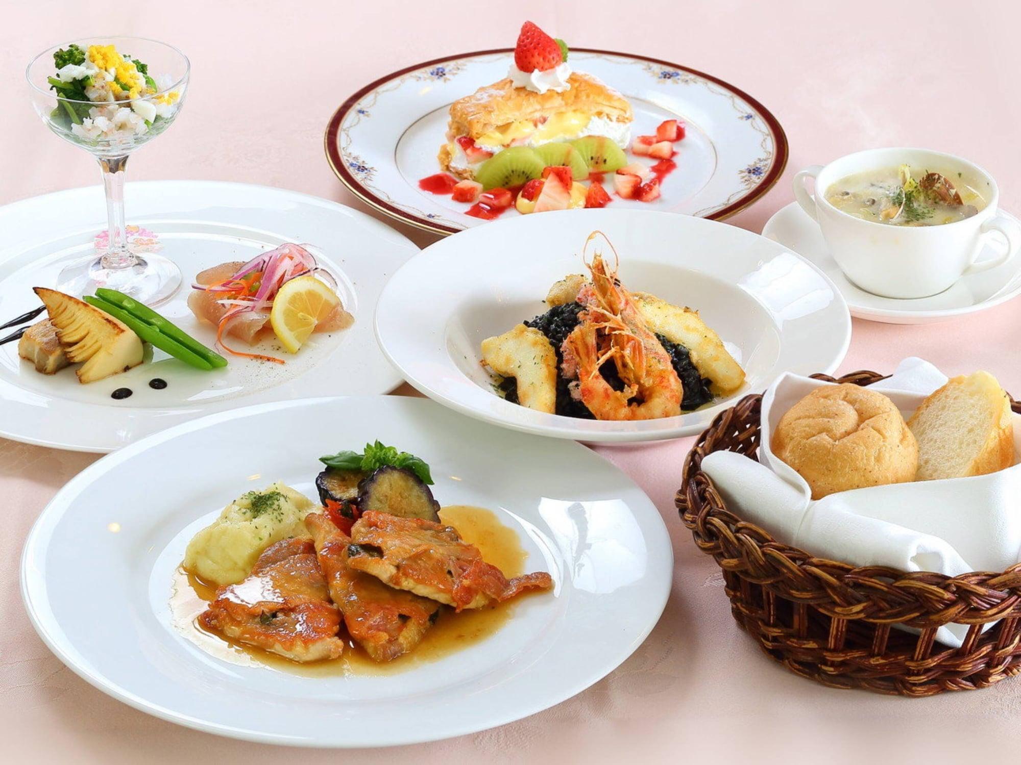Restaurant Watermark Hotel Okinawa Kume Island