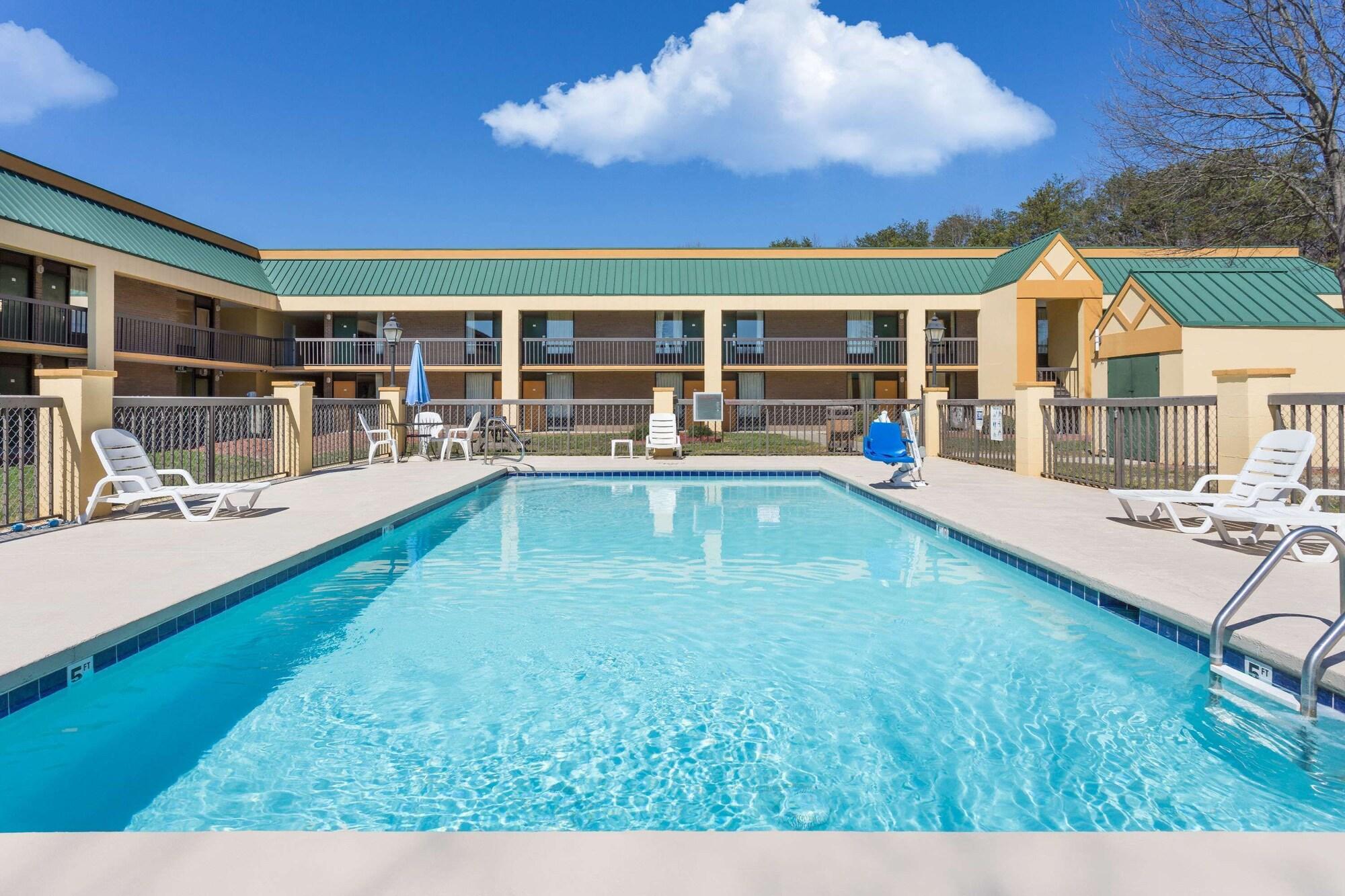 Vista Piscina Days Inn by Wyndham Mocksville