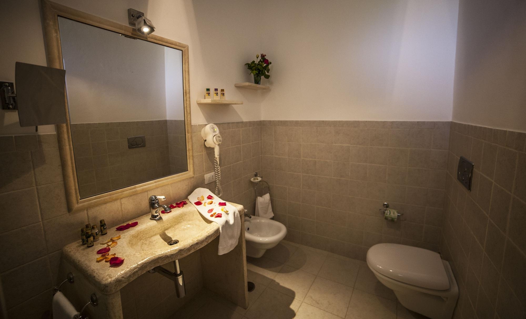 Equipamiento de Habitación Casale del Murgese