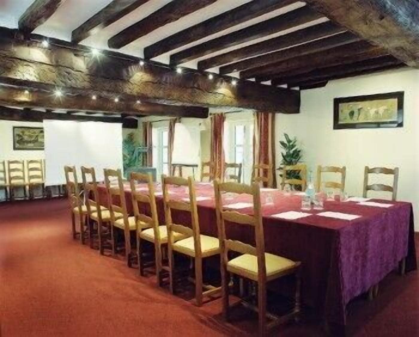Sala de Reuniones Auberge du Cheval Blanc