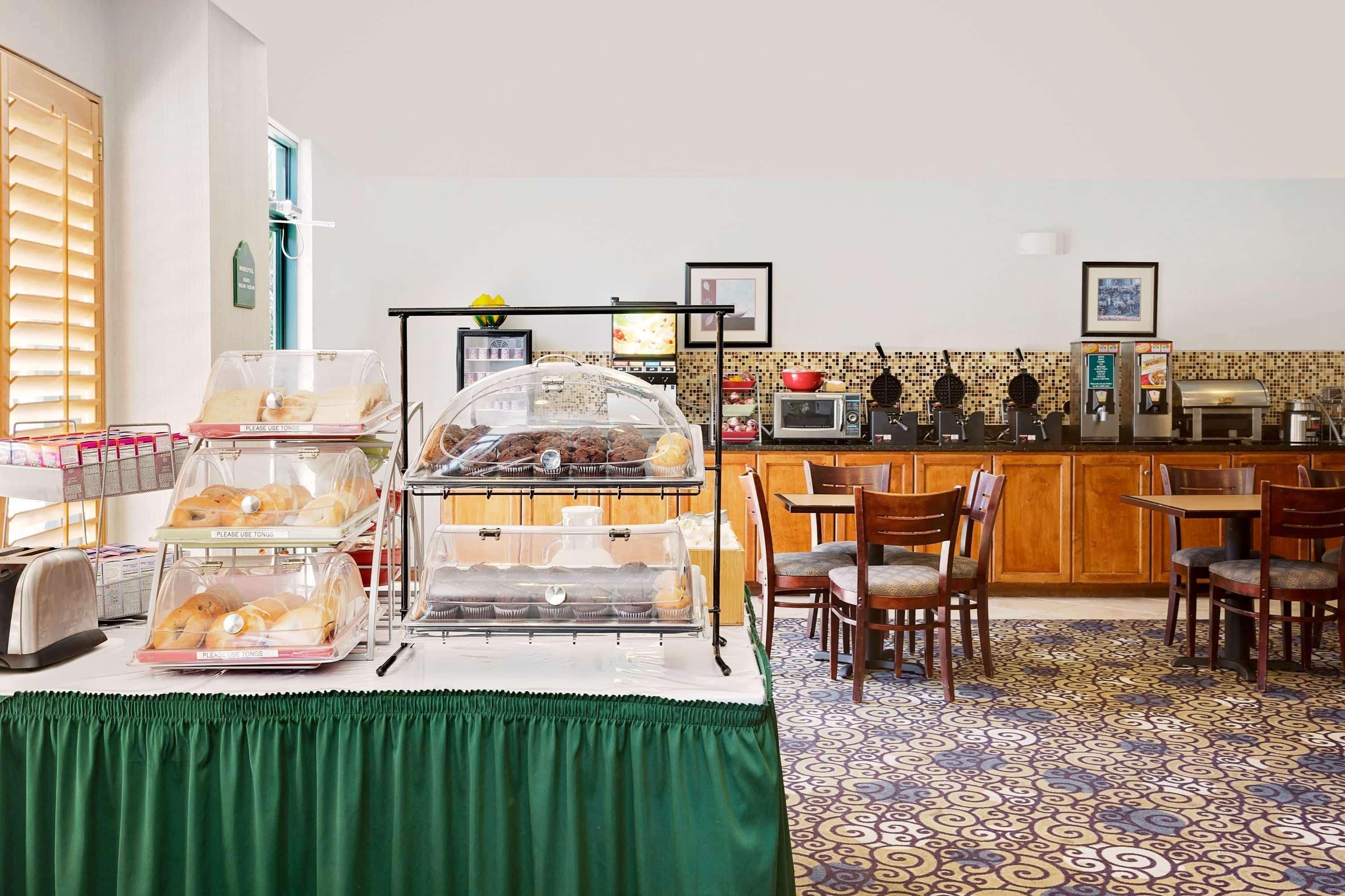 Restaurant Wingate by Wyndham - Destin FL