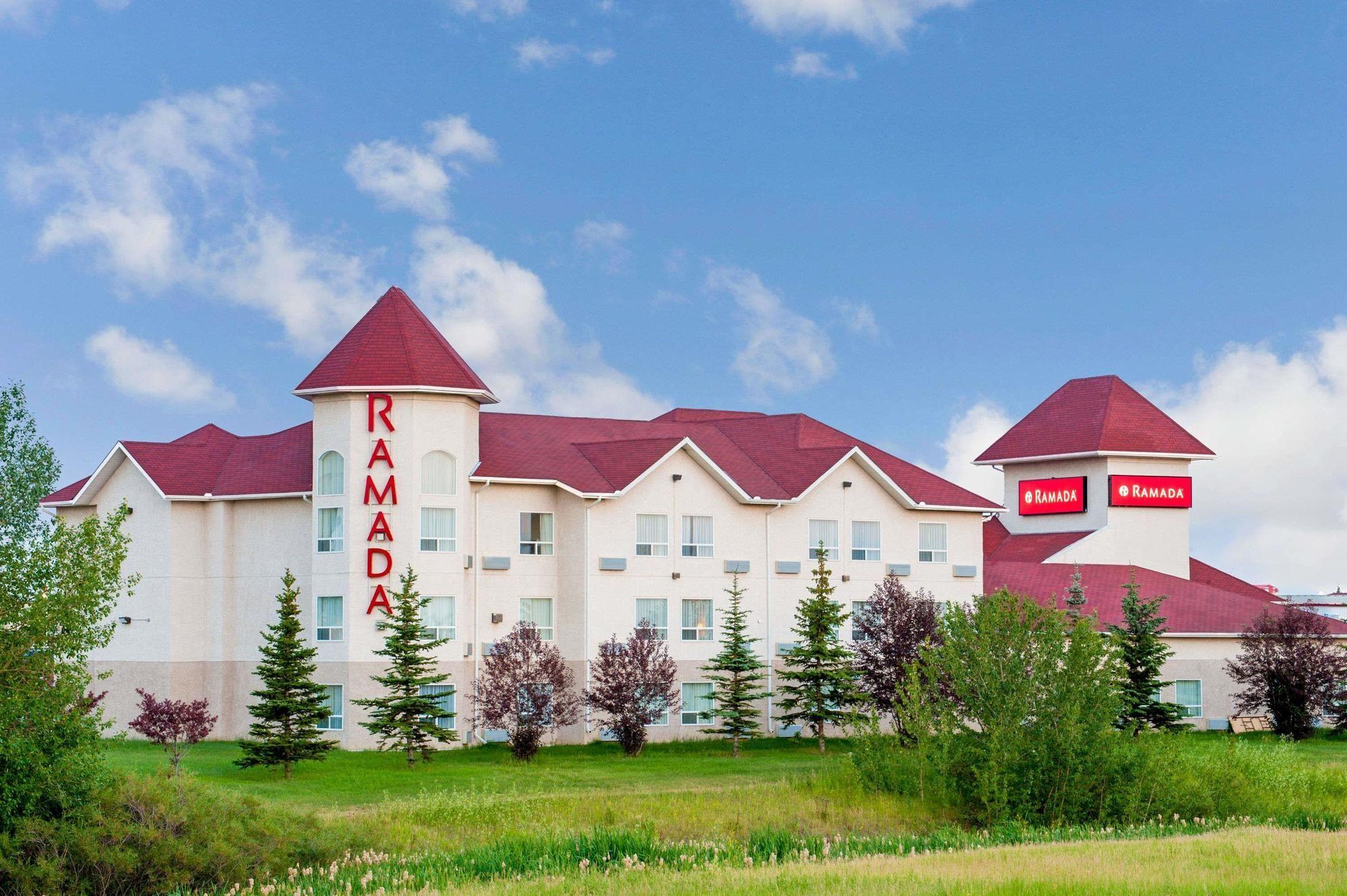 Vista Exterior Ramada Edmonton International Airport