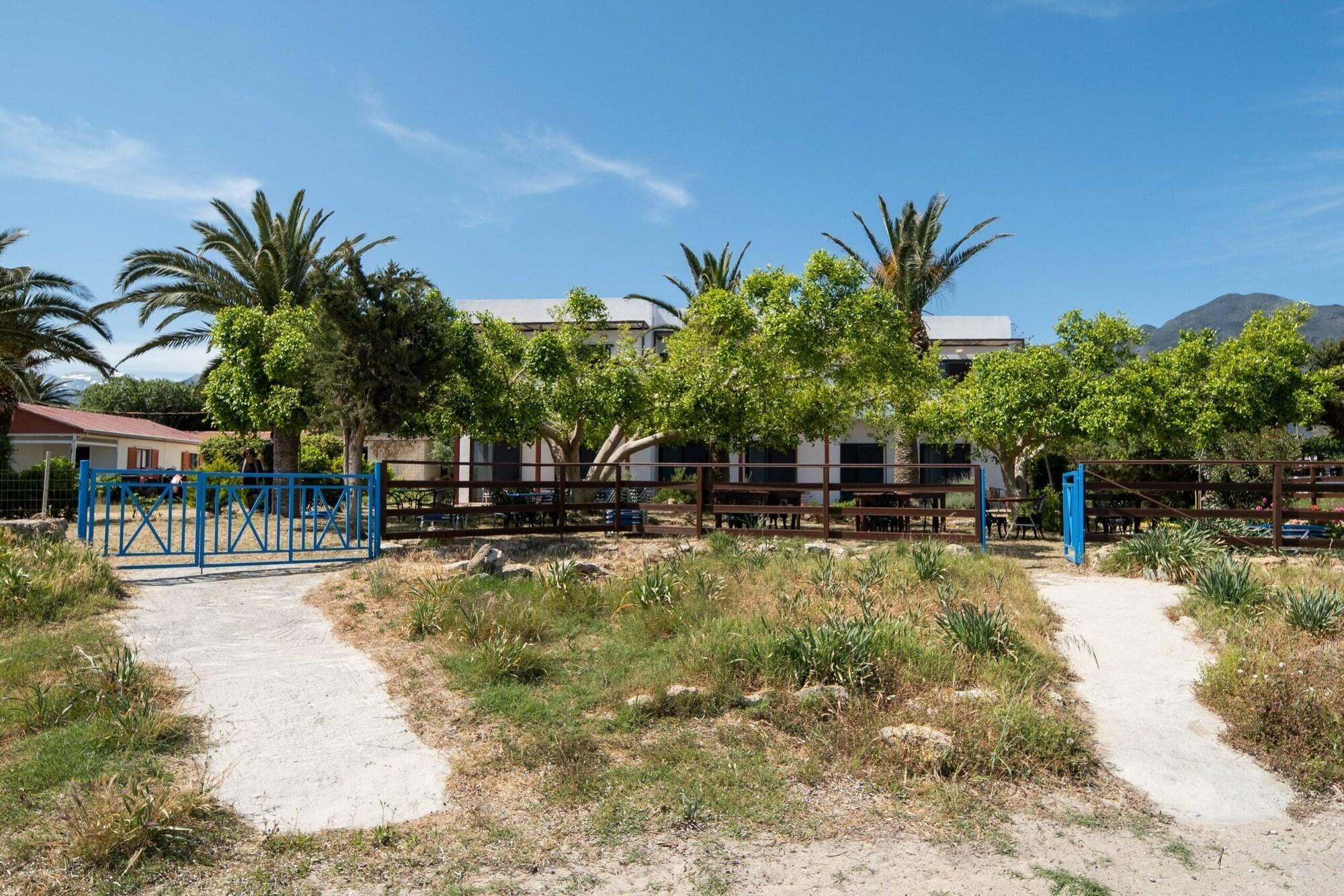 Vista Exterior Milos Studios & Beach House
