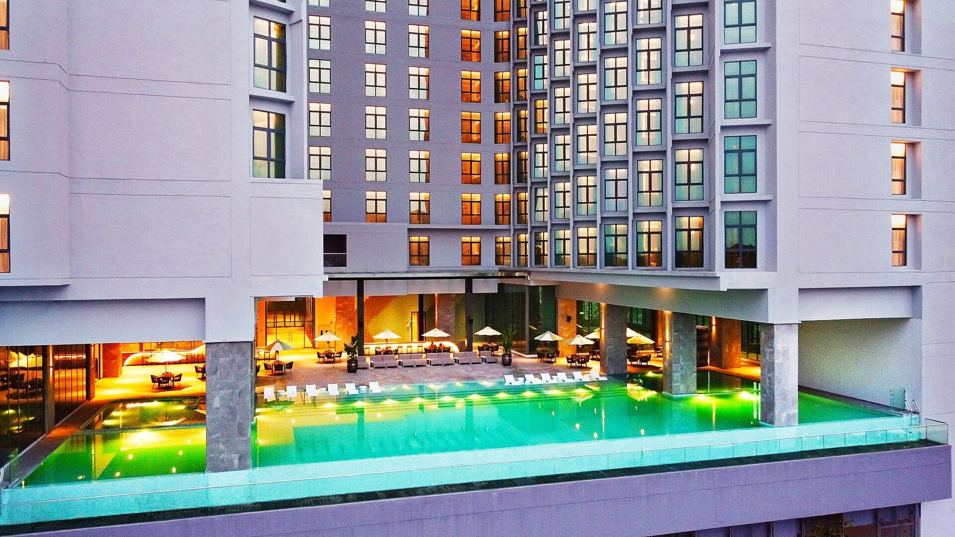 Vista Exterior M World Hotel