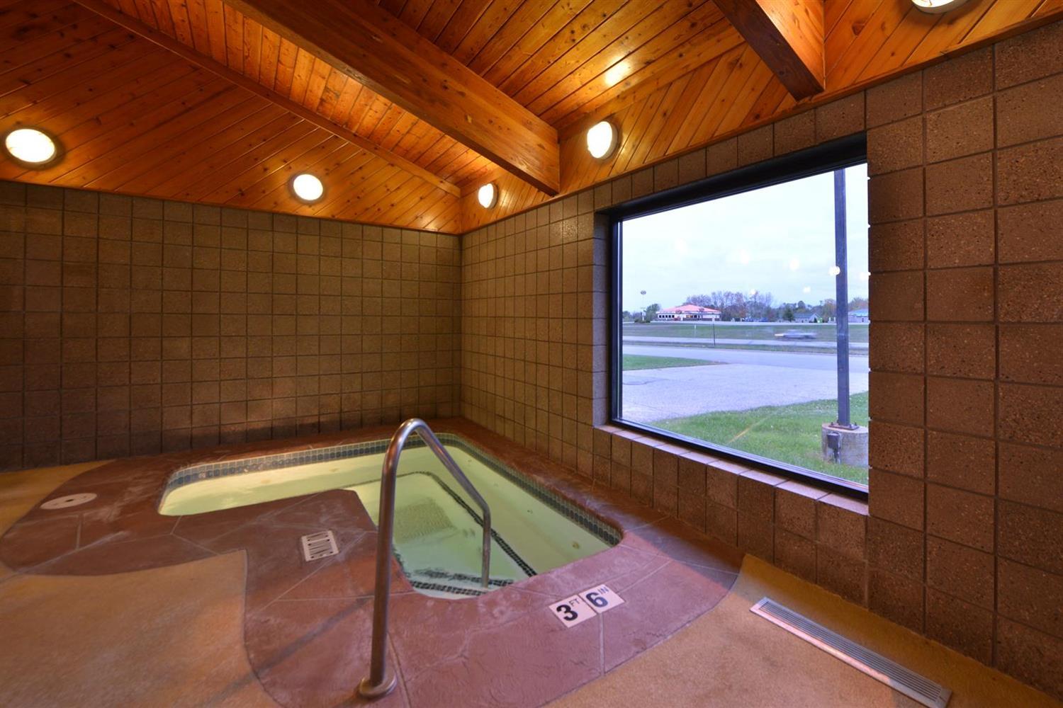 Spa Super 8 by Wyndham Glenwood