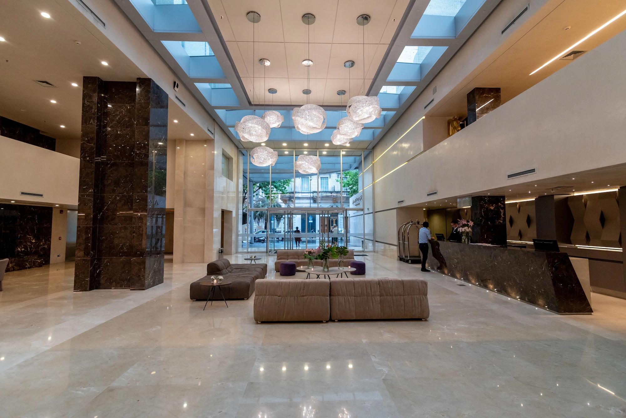 Vista Lobby GrandView Hotel & Convention Center