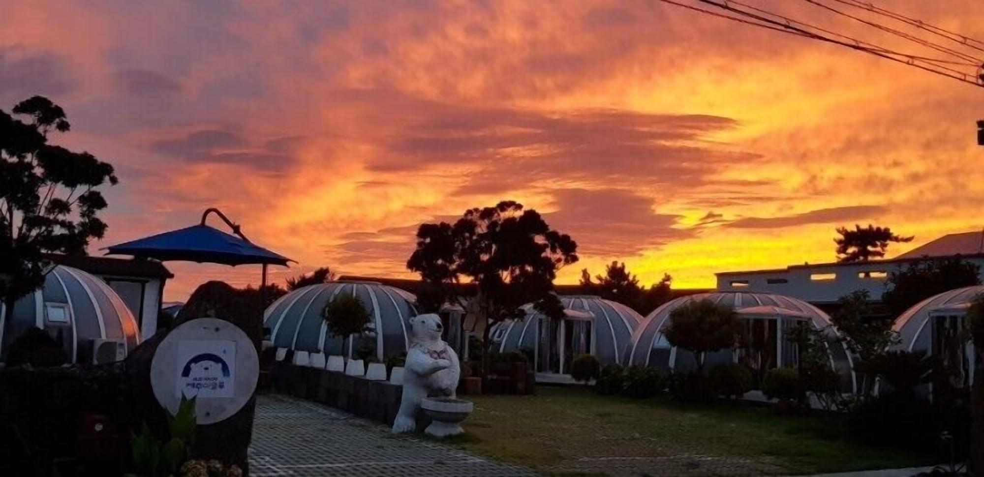 Varios Jeju Igloo Pension