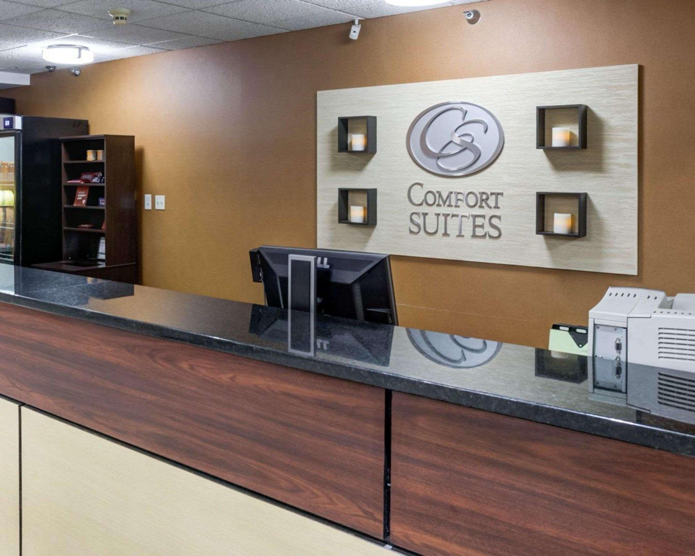 Vista Lobby Comfort Suites Kansas City - Liberty