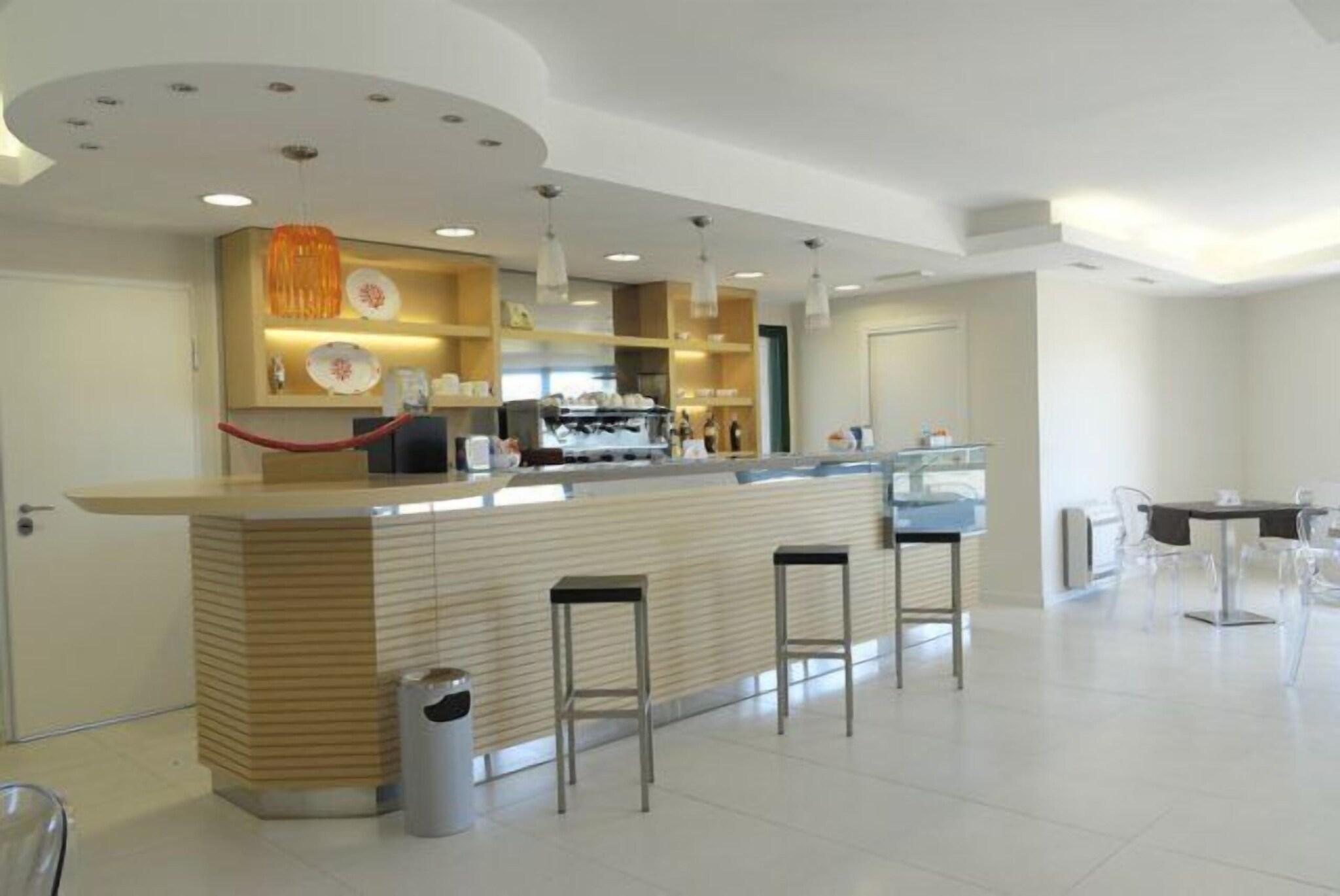 Bar/Salón Hotel Ambrosio La Corte