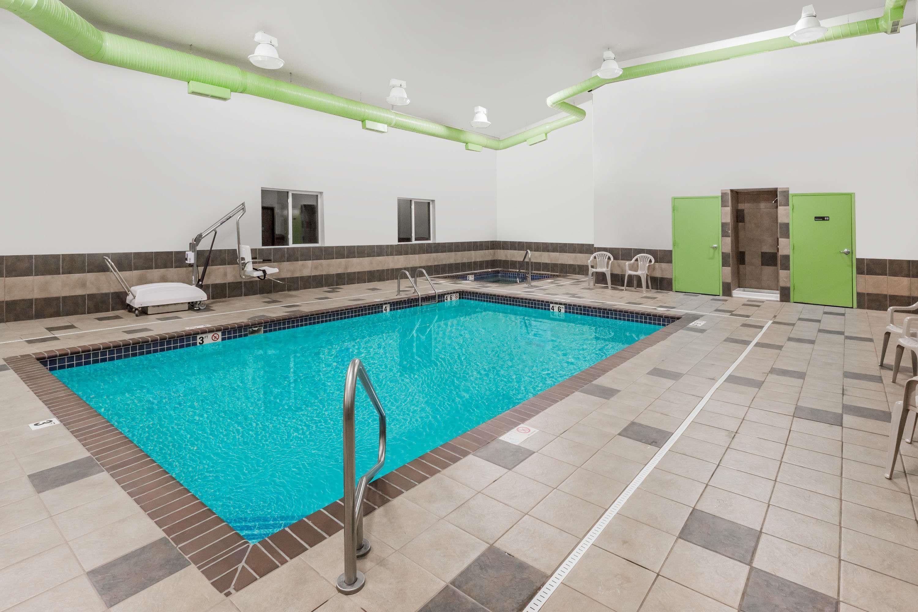 Vista Piscina Days Inn by Wyndham Yankton SD