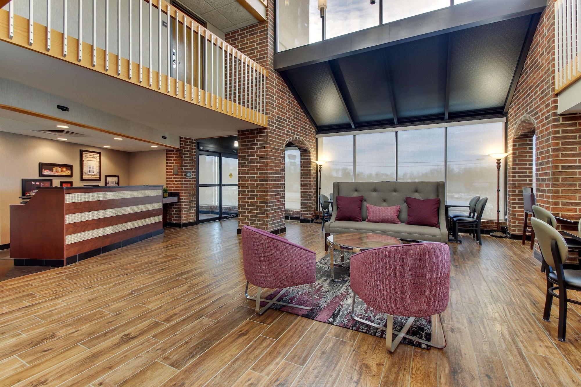 Vista Lobby Drury Inn & Suites Poplar Bluff