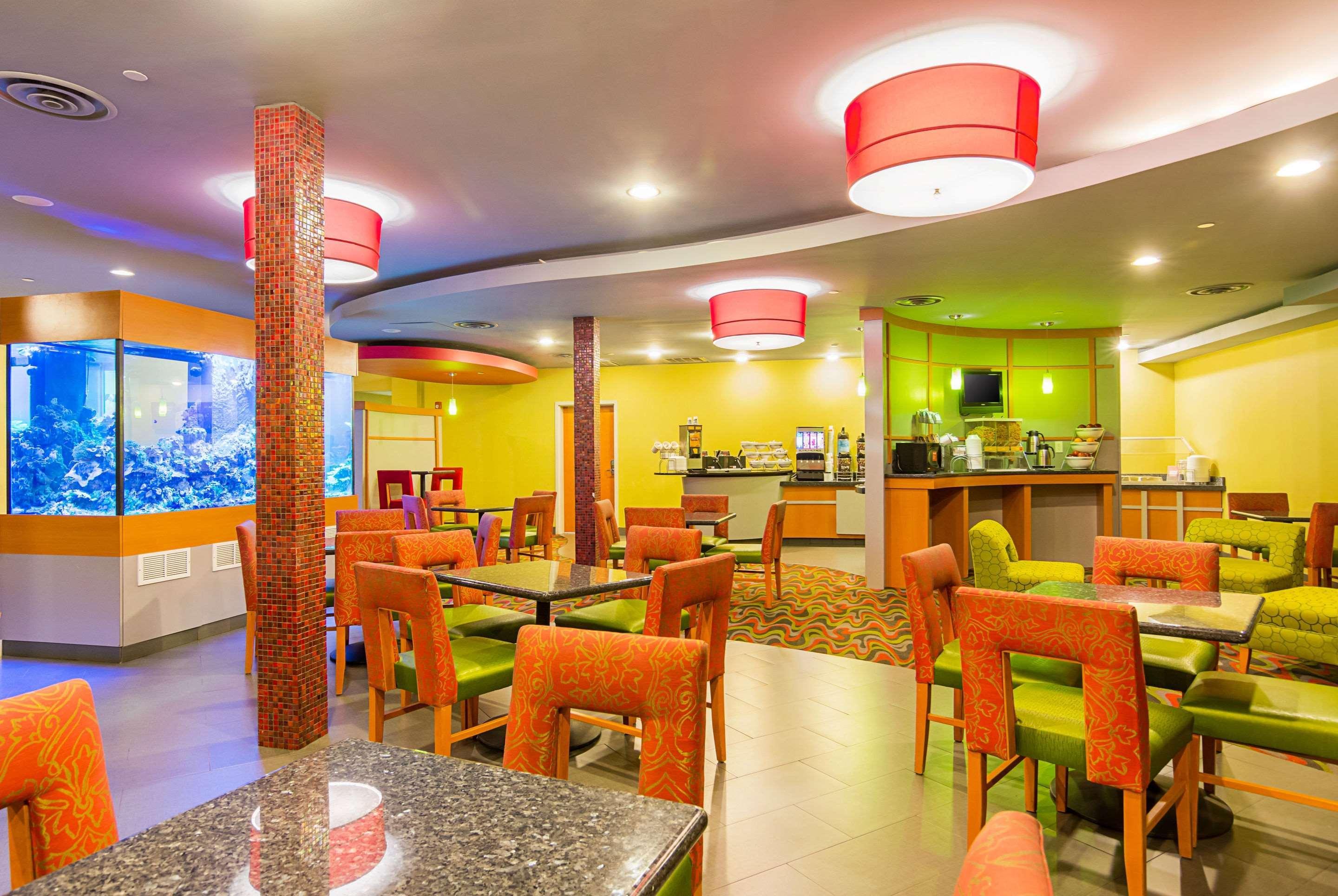 Restaurant Comfort Suites At Virginia Center Commons