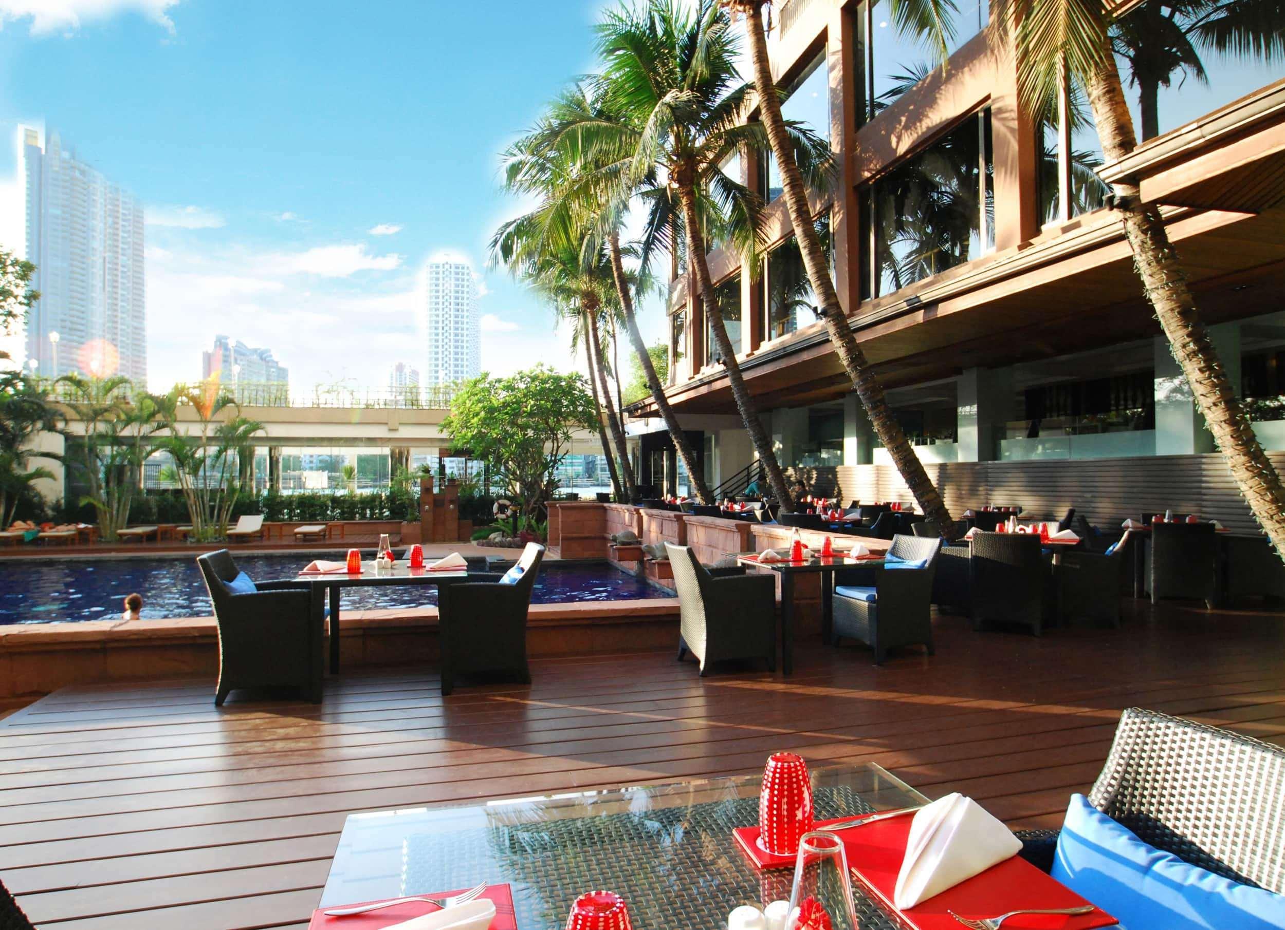 Vista Exterior Ramada Plaza by Wyndham Bangkok Menam Riverside