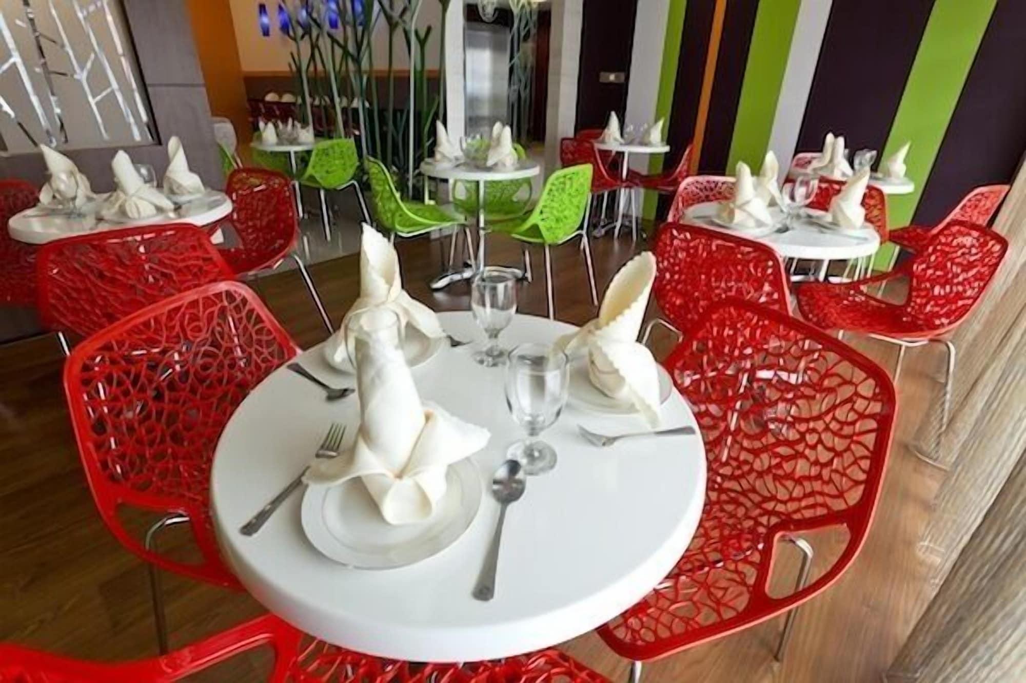 Restaurant Grand Medallion Hotel
